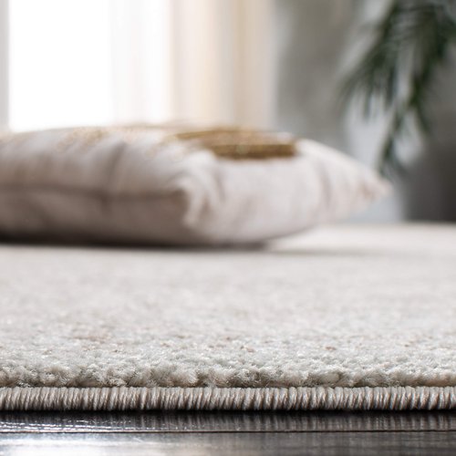 SAFAVIEH Evoke Collection Area Rug - 5'1" x 7'6", Ivory & Taupe, Distressed Design, Non-Shedding & Easy to Clean, Ideal for Living Room, Bedroom, Dining Space (EVK256E)