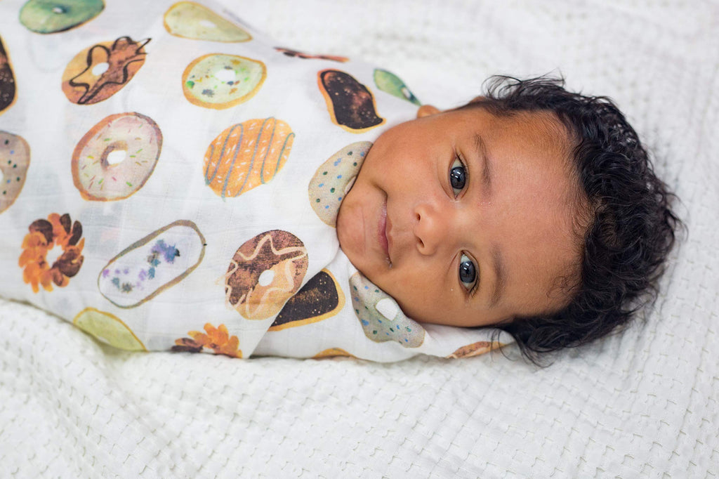 Lulujo Baby Swaddle Blanket| Unisex Softest Bamboo Viscose Muslin Swaddle Blanket| Neutral Receiving Blanket for Girls & Boys 47in x 47in Hummingbird