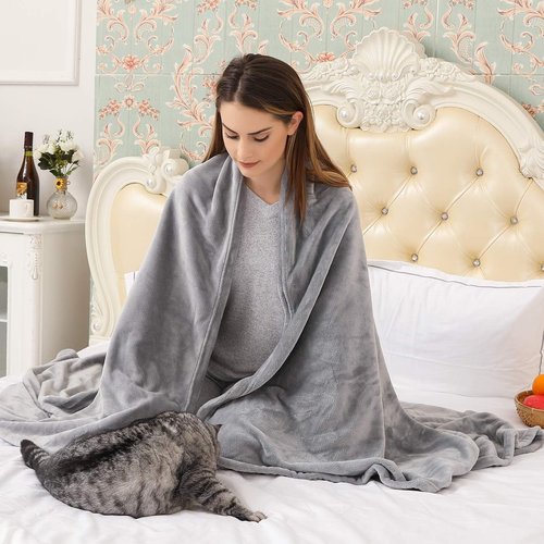 KMUSET Fleece Blanket - Lightweight Super Soft Cozy Throw in Grey | Luxury Microfiber for Bed