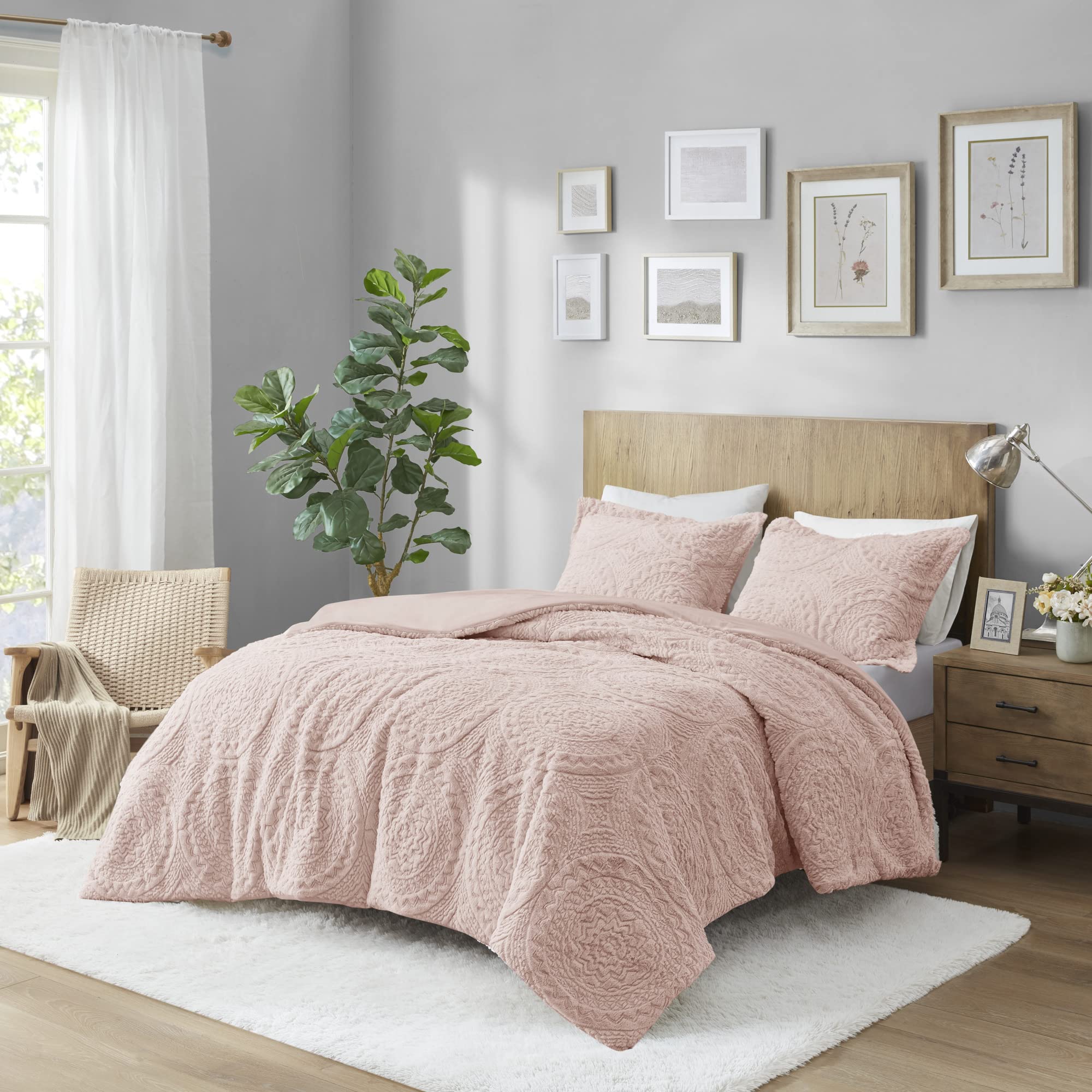 Madison Park Ultra Soft Luxury Premium Plush Comforter Mini Modern All Season Down Alternative Bedding Set with Matching Sham, Twin, Blush
