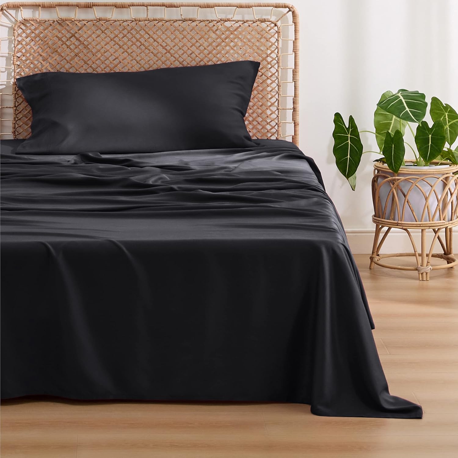 Bedsure Cooling Twin XL Sheets - Breathable Rayon from Bamboo, Soft & Silky, Deep Pocket Up to 16 Inches, Black