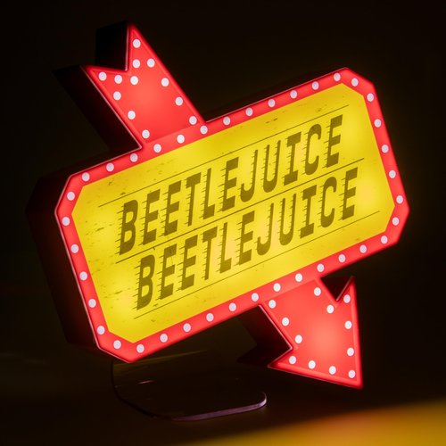 Paladone Beetlejuice Icon Accent Light - Officially Licensed Merchandise from Iconic Retro Horror Movie, Spooky Room Decor and Gift, Gothic Bedroom Accessory and Nightlight for All Ages