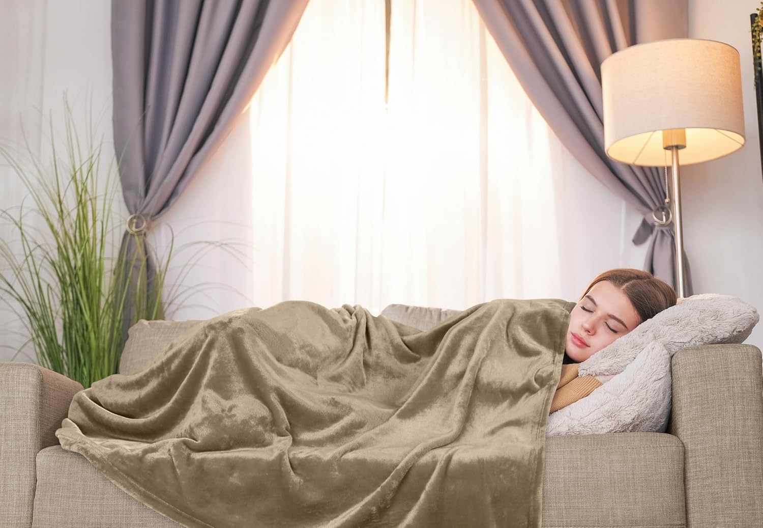 Utopia Bedding Fleece Blanket - Luxury Soft Microfiber Twin Size in Camel (60x80 Inch)