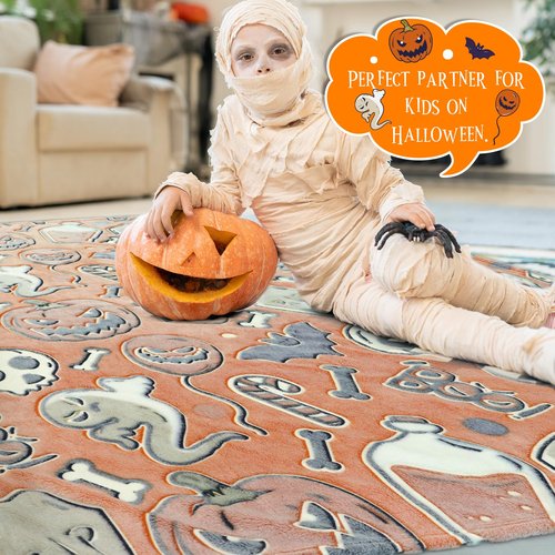 Halloween Blanket Gifts for Kids Adults - Glow in The Dark Halloween Throw Blanket with Spooky Pumpkin Bat Ghost Spider Print, Soft Cozy Orange Fall Fleece Throws for Couch Bed Home Decor 50"x60"