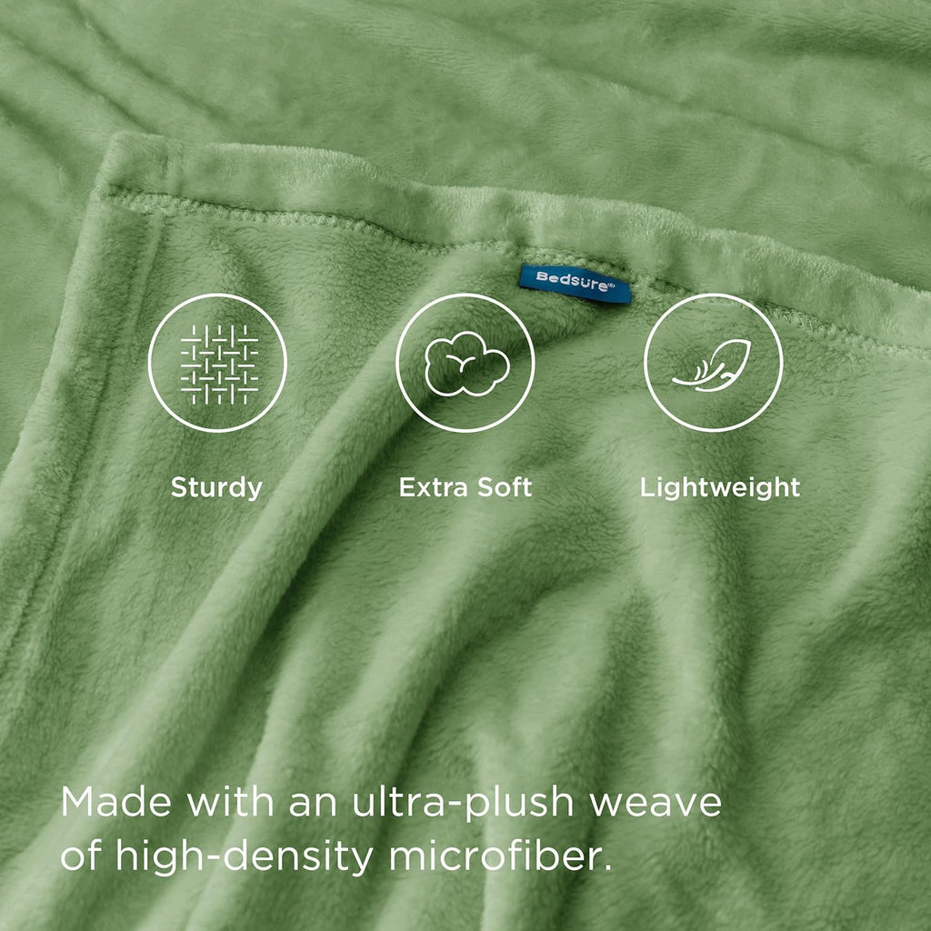 Bedsure GentleSoft Throw Blanket - Cozy 300GSM Fleece for Home Decor | Emerald Green, 50x60 Inches