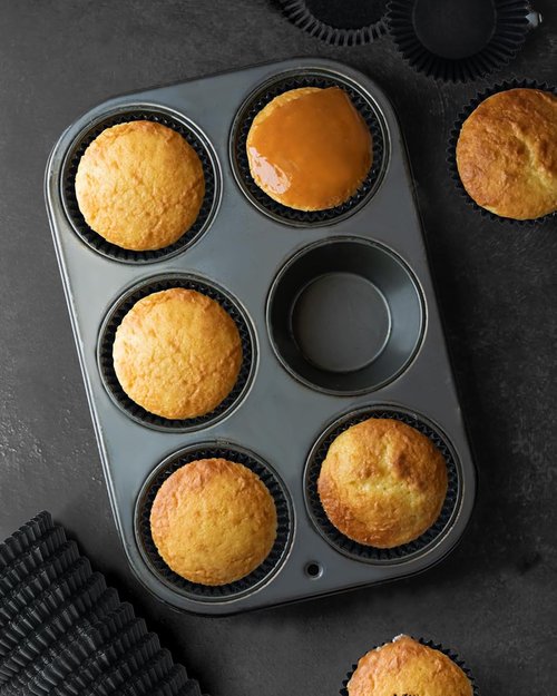 Bake Choice Black Cupcake Liners - 200 Pcs Food Grade Greaseproof Baking Wrappers | Perfect for Celebrations