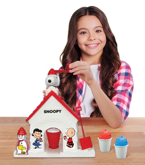 Cra-Z-Art Snoopy SNO-Cone Machine, Snow Cone Shaved Ice Maker Ice Shaver, Snoopy House Shaped Shaved Ice Maker Comes with Fruit Punch Flavor Packet, Ages 6 and Up, White