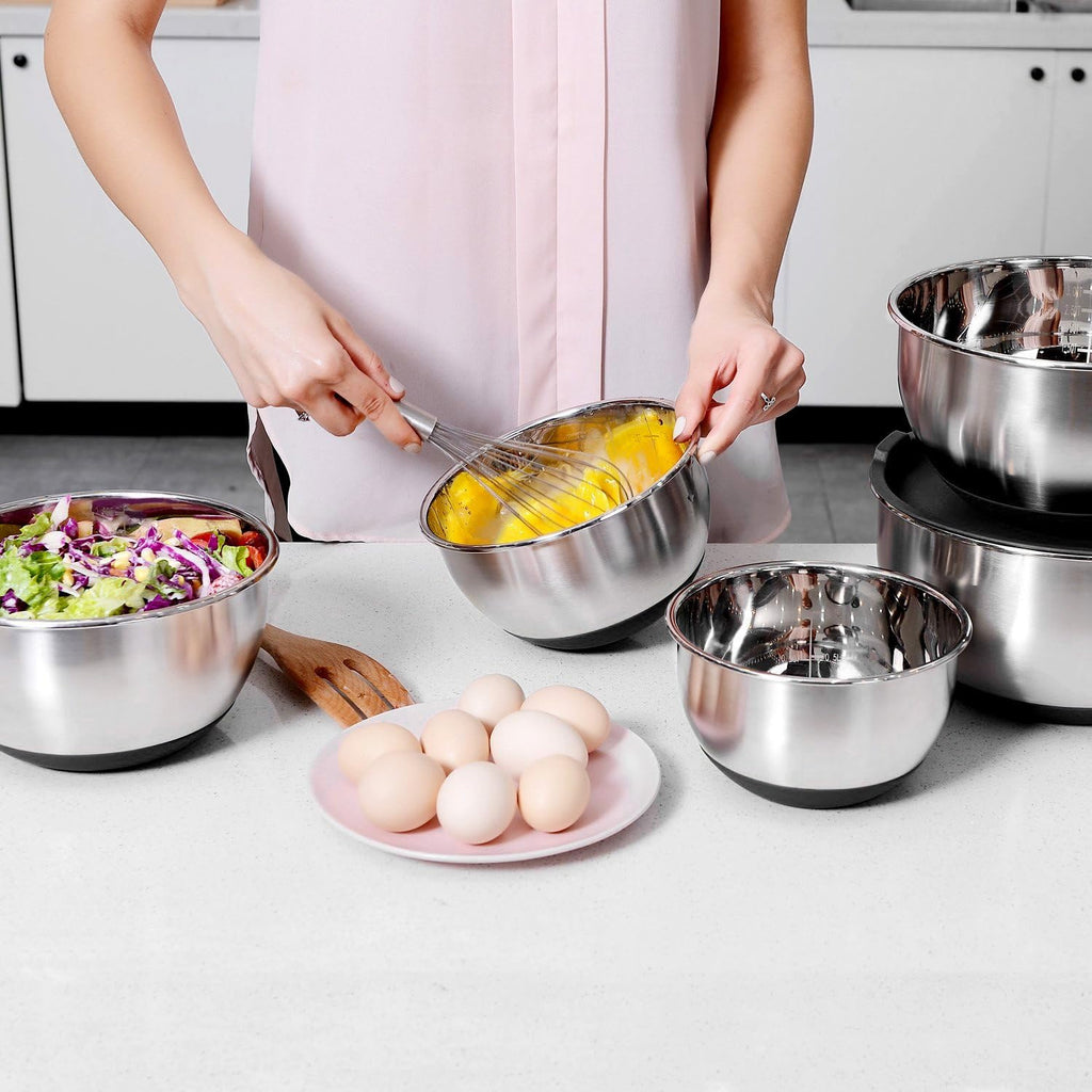 Wildone Mixing Bowls Set of 5 - Stainless Steel with Airtight Lids & Non-Slip Silicone Bottoms | 1.5 to 8 QT