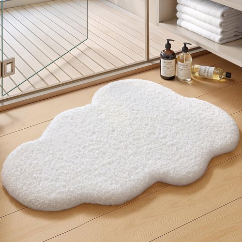 Color&Geometry White Cloud Cute Bath Mat,Non Slip Bath Mat Quick Dry Bathroom Rugs 20"x32" Absorbent Fluffy Microfiber Plush Washable Bathroom Rugs,Scalloped Bath Rug for Kids,Nursery, Floor Carpet