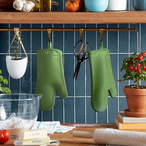 KitchenAid Ribbed Soft Silicone Oven Mitts - 2-Pack Set, 7.5"x13", Stylish Matcha Green