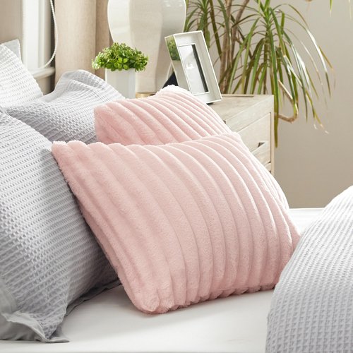 Bedsure Crystal Pink Fleece Blanket & Throw Pillow Covers Crystal Pink