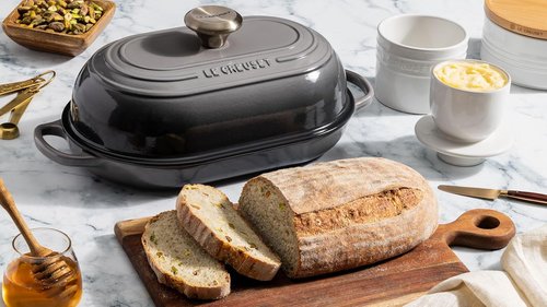 Le Creuset Enameled Cast Iron Oval Bread Oven - 11.5 Inch, Stylish Peche Color