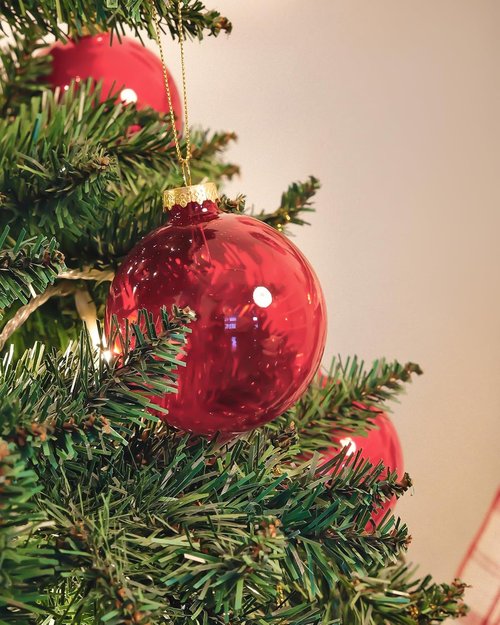 DN DECONATION Red Glass Christmas Ornaments - Set of 9 | 3.15" Hanging Baubles for Holiday Decor