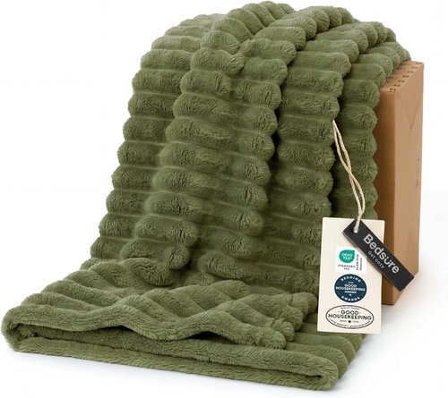 Bedsure GentleSoft Twin XL Blanket - Cozy Fleece Throw for Women | Cute Moss Color, 66x90 Inches