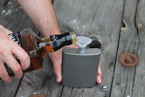 Vargo Titanium Funnel Flask | Integrated Silicone Funnel for Easy Refill | 8 Ounce (240 ml) Capacity | T-447