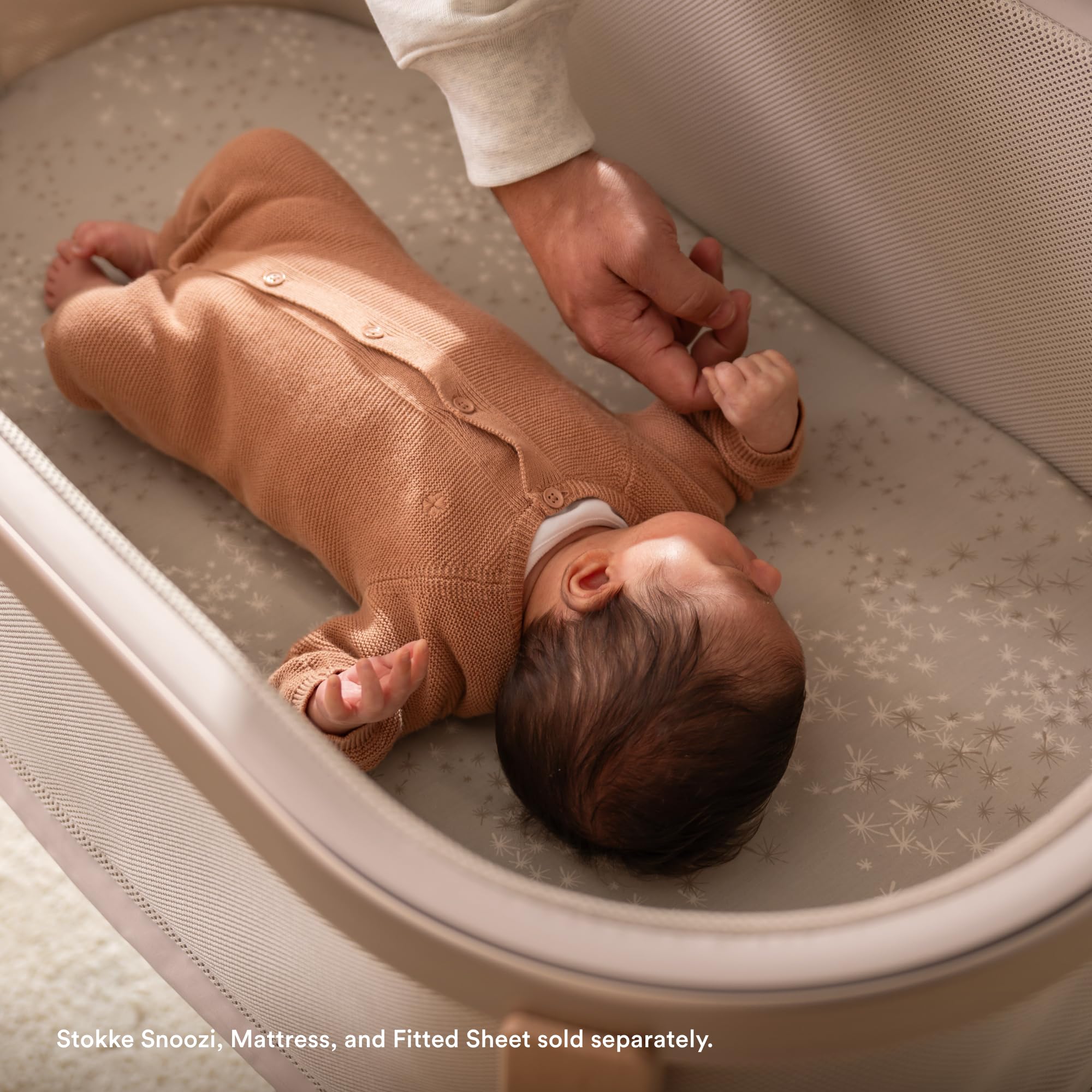 Stokke Snoozi Protection Sheet, White - Protects Your Mattress from Incidents & Spills - 100% Polyester - Machine Washable