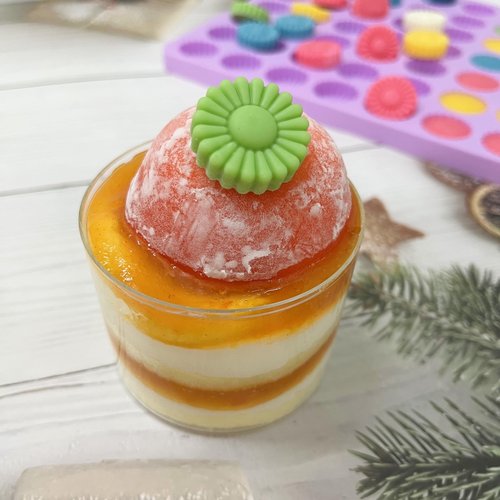 Tadonyny Daisy Flower Chocolate Silicone Molds, Gummy Candy Molds for Cake Decorations, Fondant Mold Silicone with Scraper (flower purple molds 002)