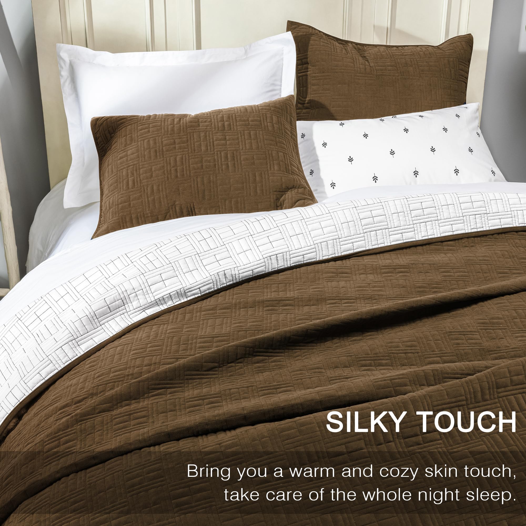Elegant Life Blue Label Collection Lightweight Microfiber Embroidery Bedding 3 Piece Quilt Set with 1 Quilt and 2 Pillow Shams, Queen Size Quilt 90’’ x 92’’/1+Shams 20” x 26”/2, Autumn Brown Color