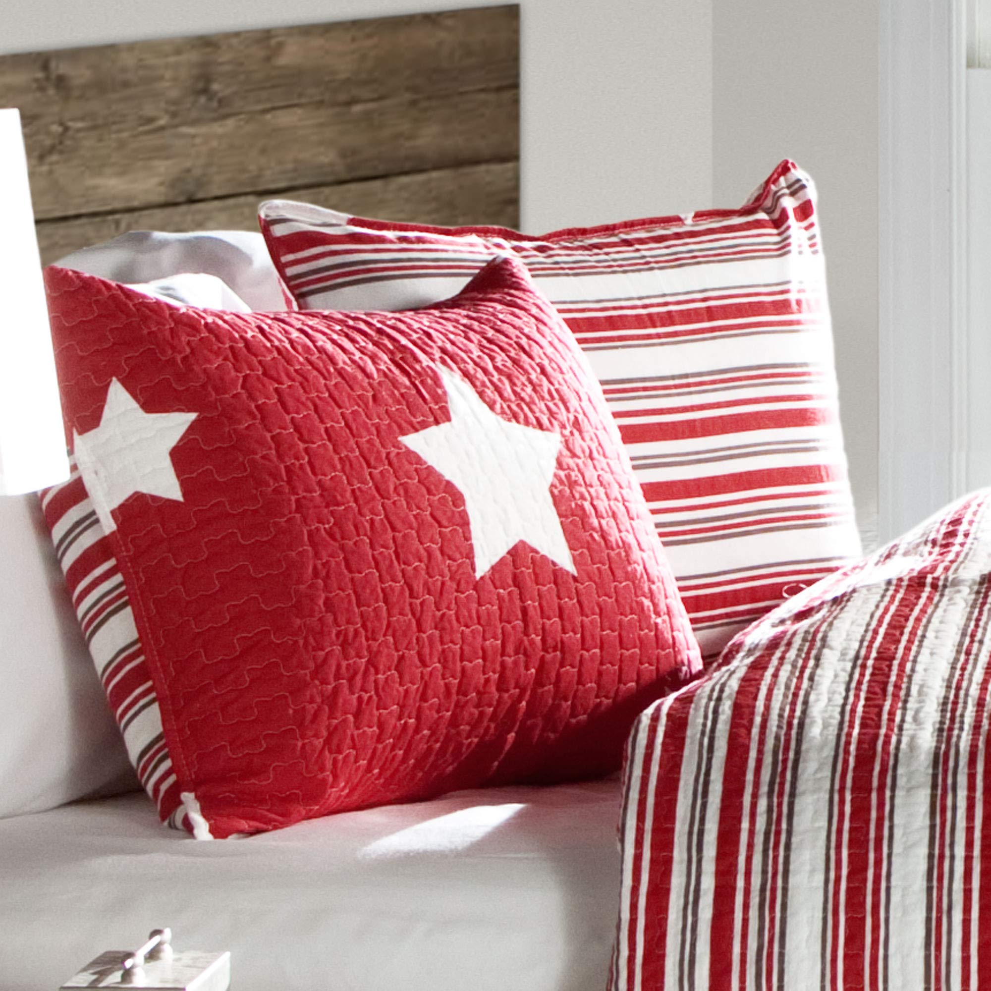 Lush Decor Star Quilt - Reversible 2 Piece Pattern Striped Bedding Set with Pillow Sham - Twin - Red