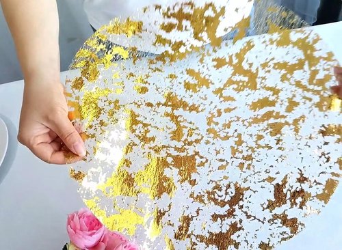 Sunlunckystar Disposable Gold Placemats Set of 100 Metallic Thin Round 13 Inch Gold Doilies Mesh Pressed Fall Table Placemates 100 Pack Charger Plates for Wedding, Birthday Party