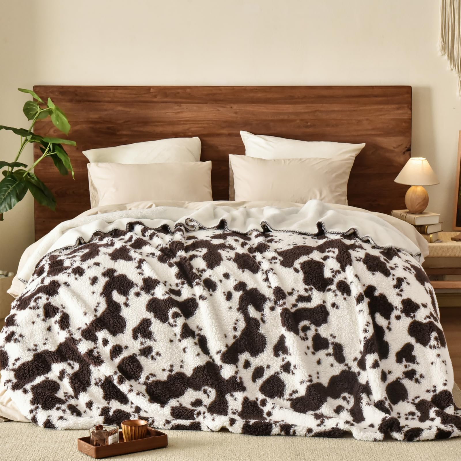 PHF Cute Cow Print Sherpa Blanket King Size for Women Men Adults, Reversible Thick and Warm Blanket for Winter, Ultra Soft Fuzzy Animal Pattern Bedding for Bed Sofa Couch, 108x90, Brown