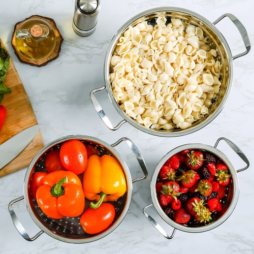 OVENTE Premium Stainless Steel Colander Set of 3 with Comfortable Large Handles, 1.5, 3, 5 Quarts Essential Kitchen Strainer for Draining Spaghetti Pasta, Rinsing Vegetables or Fruits, Silver C46263S