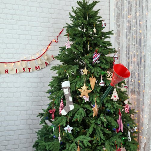 Christmas Tree Watering Funnel – 39 Inch Adjustable 3-Section Design, Reusable & Spill-Free, Easy Watering for Real Christmas Trees
