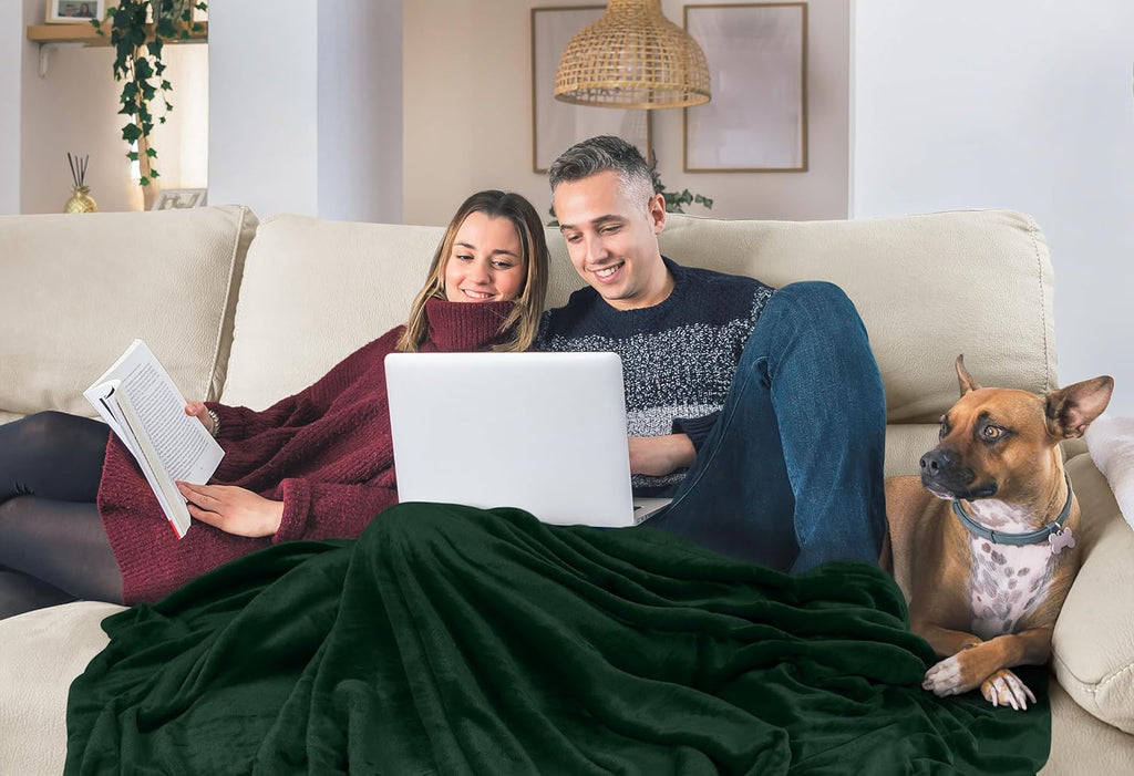 Utopia Bedding Fleece Blanket - Luxury Soft Microfiber | Twin Size 300GSM in Forest Green (60x80 Inch)