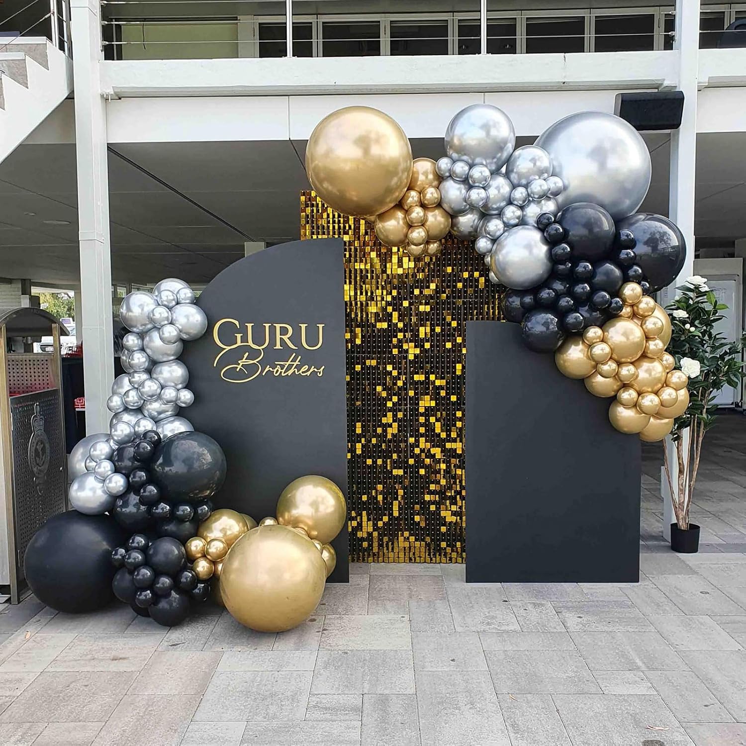 Voircoloria 148-Piece Black and Gold Balloon Garland Arch Kit | Perfect for Graduation, Birthday, and New Year Celebrations