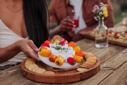 PICNIC TIME Isla Serving Platter with Marble Cheeseboard Insert, Acacia Wood Charcuterie Board Set, Round Serving Chopping Tray, (Acacia Wood with Marble)