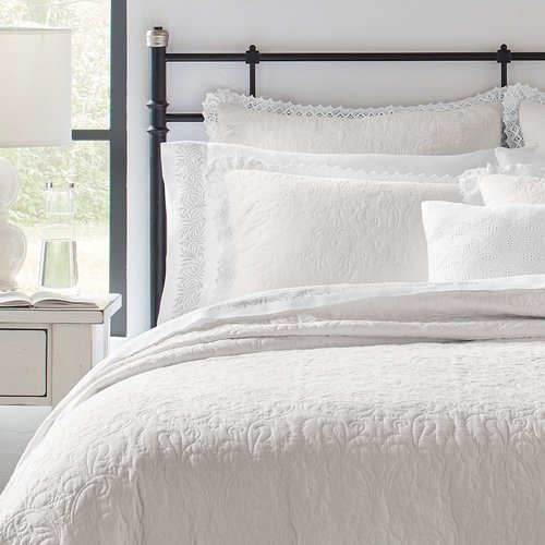 Laura Ashley - Queen Quilt Set, Reversible Cotton Bedding with Matching Shams, Pre-Washed Home Decor for Added Softness (Heirloom Crochet White, Queen)