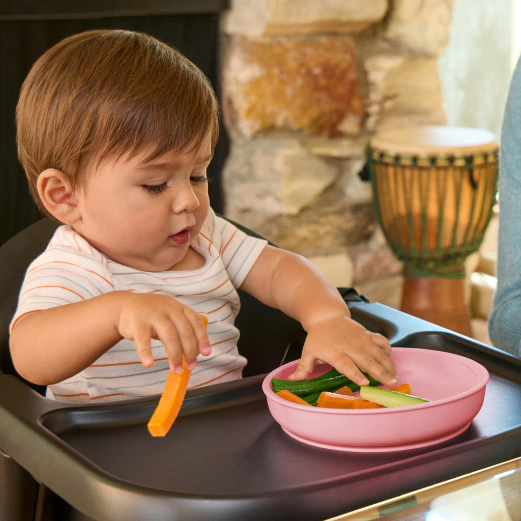 Munchkin Silicone Baby Feeding Set, Toddler Suction Bowl, Plate and Spoon, Baby Led Weaning and Infant Self Feeding, C’est Silicone! Mealtime Set, 4 Months and Up, BPA Free, Coral