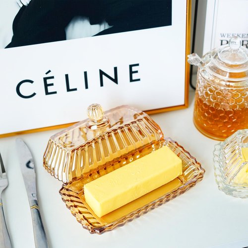 QFkirs Amber Glass Butter Dish with Lid, Crystal Covered Butter Dish for Countertop for Kitchen Dining Table Decor, Butter Tray Keeper Container