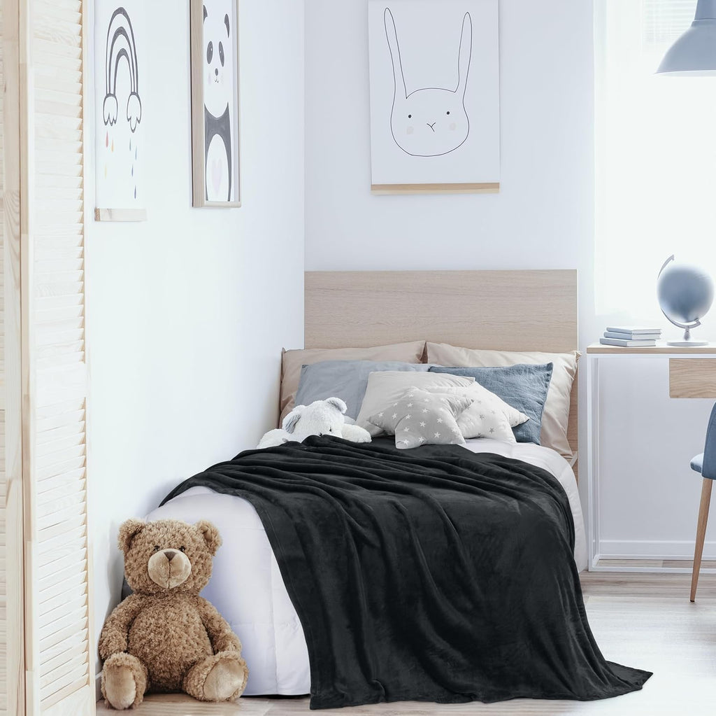 Utopia Bedding Fleece Blanket - Luxury Soft Microfiber Twin XL Size in Black (90x76 Inch)