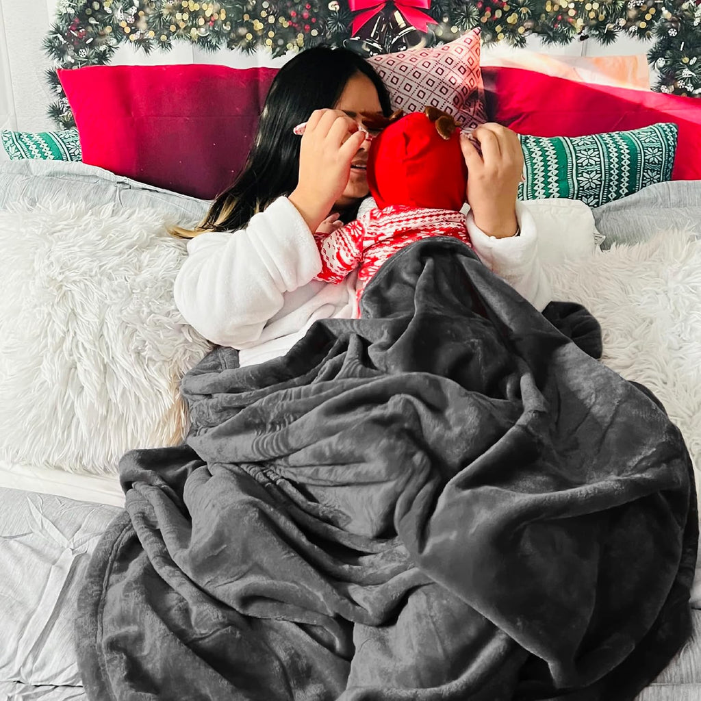 Bedsure GentleSoft Fleece Blanket | Full Size Charcoal - Soft, Lightweight, Plush Microfiber, 84x90 Inches