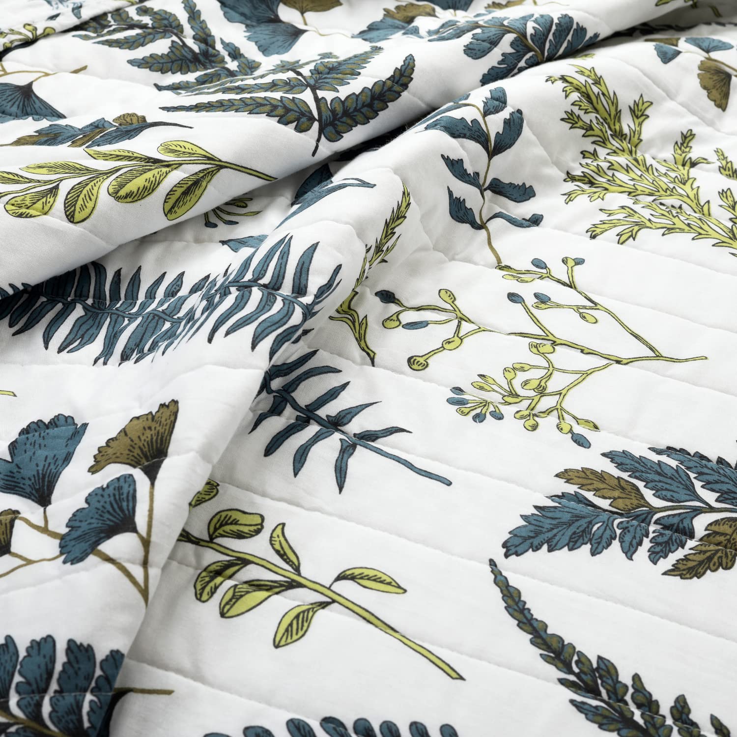 Lush Decor Devonia Allover Reversible Oversized 3 Piece Cotton Quilt Set, King, White & Green