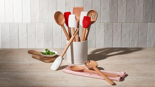 Le Creuset Wooden Serving Fork - Durable Design for Effortless Serving | Ideal for Entertaining