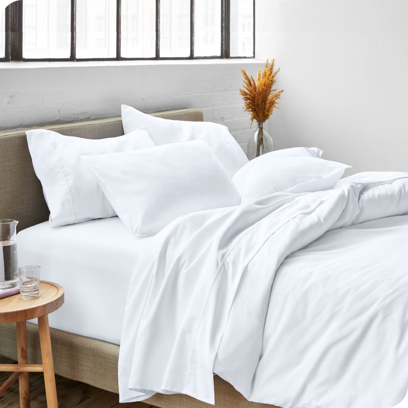 Queen White Microfiber Sheet Set - Wrinkle Resistant & Deep Pocket Bedding