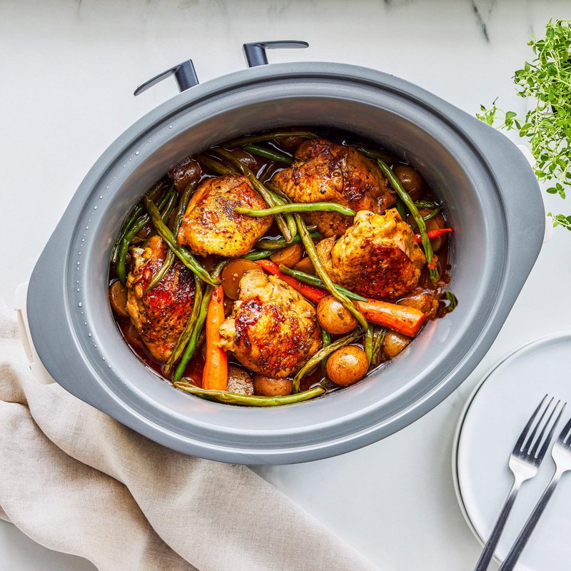 8 Quart Locking Lid Slow Cooker - Family Size, Cream