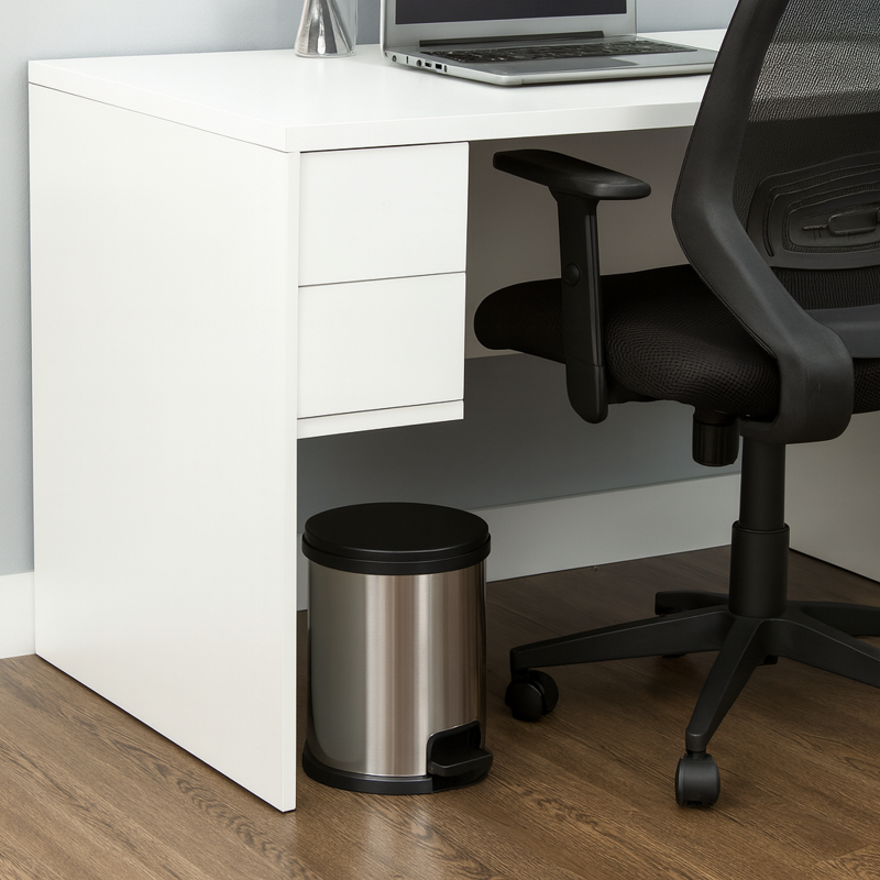 1.5 Gallon Plastic Step Trash Can with Lid - Silver