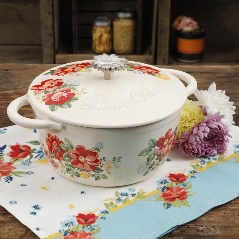 Vintage Floral Enameled Cast Iron 3-Quart Dutch Oven