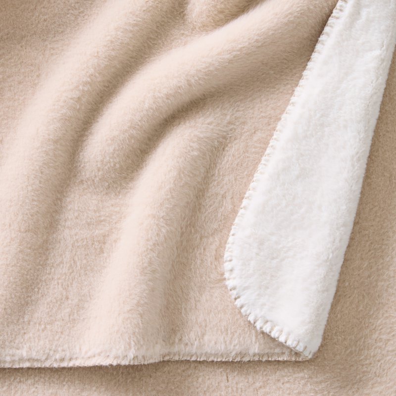 Papyrus Beige Faux Wool & Faux Fur Reversible Throw Blanket - Better Homes & Gardens, 50x72"
