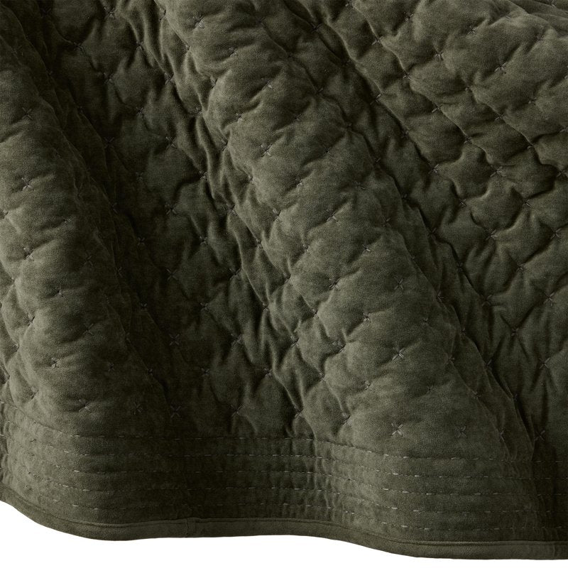 Better Homes & Gardens King Tufted Matte Velvet Quilt - Emerald Green