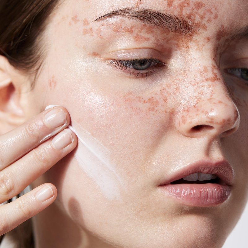 Hydrating Face Cream with SPF 30 - Lightweight & Non-Greasy