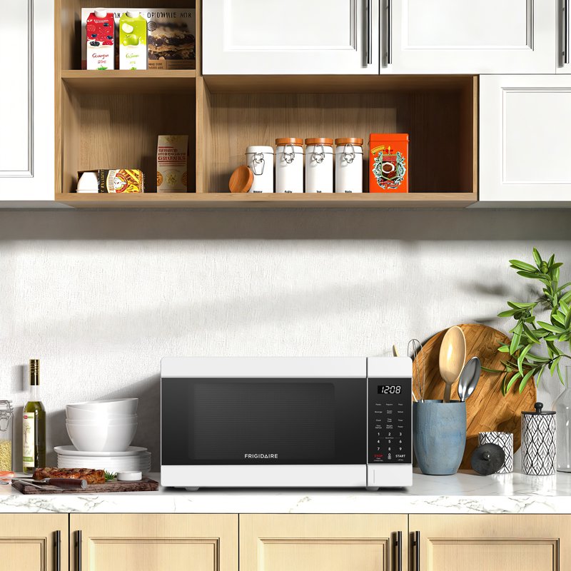 0.9 Cu. ft. Countertop Microwave Oven - 900 Watt, White