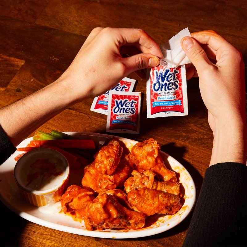 Antibacterial Individually Wrapped Hand Wipes - Fresh Scent
