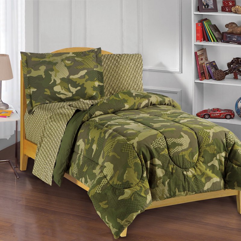 Full Size Camouflage Comforter Bed-in-a-Bag Set - Child Unisex