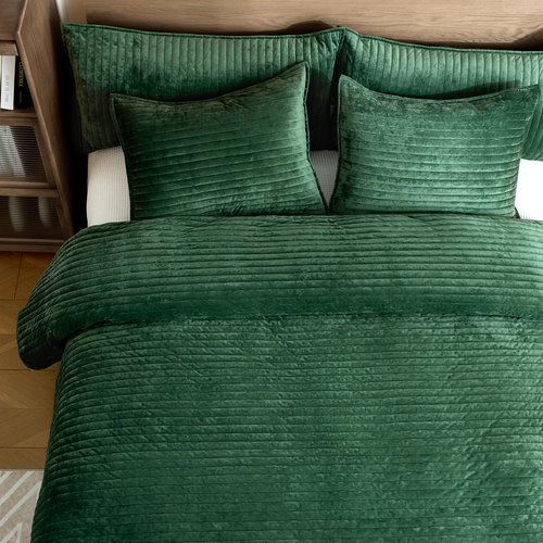 Luxury Velvet Quilt Set Queen Size 3 Pieces，Soft Cozy Oversized Striped Velvet Comforter Set with 2 Pillow Shams，Lightweight Coverlet Bedspread Bedding Set for All Seasons(Forest Green,90"x96")