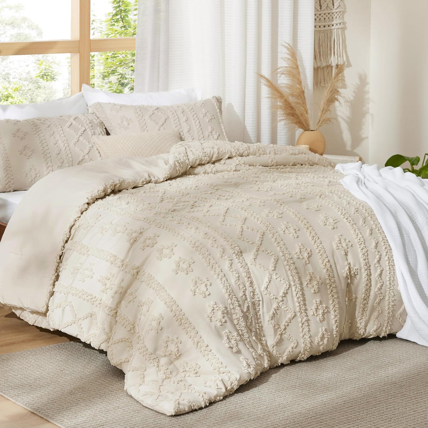 Bedsure Tufted Boho Comforter Set - Queen Size Beige Bedding with GentleSoft™ Fabric | 3-Piece Farmhouse Style