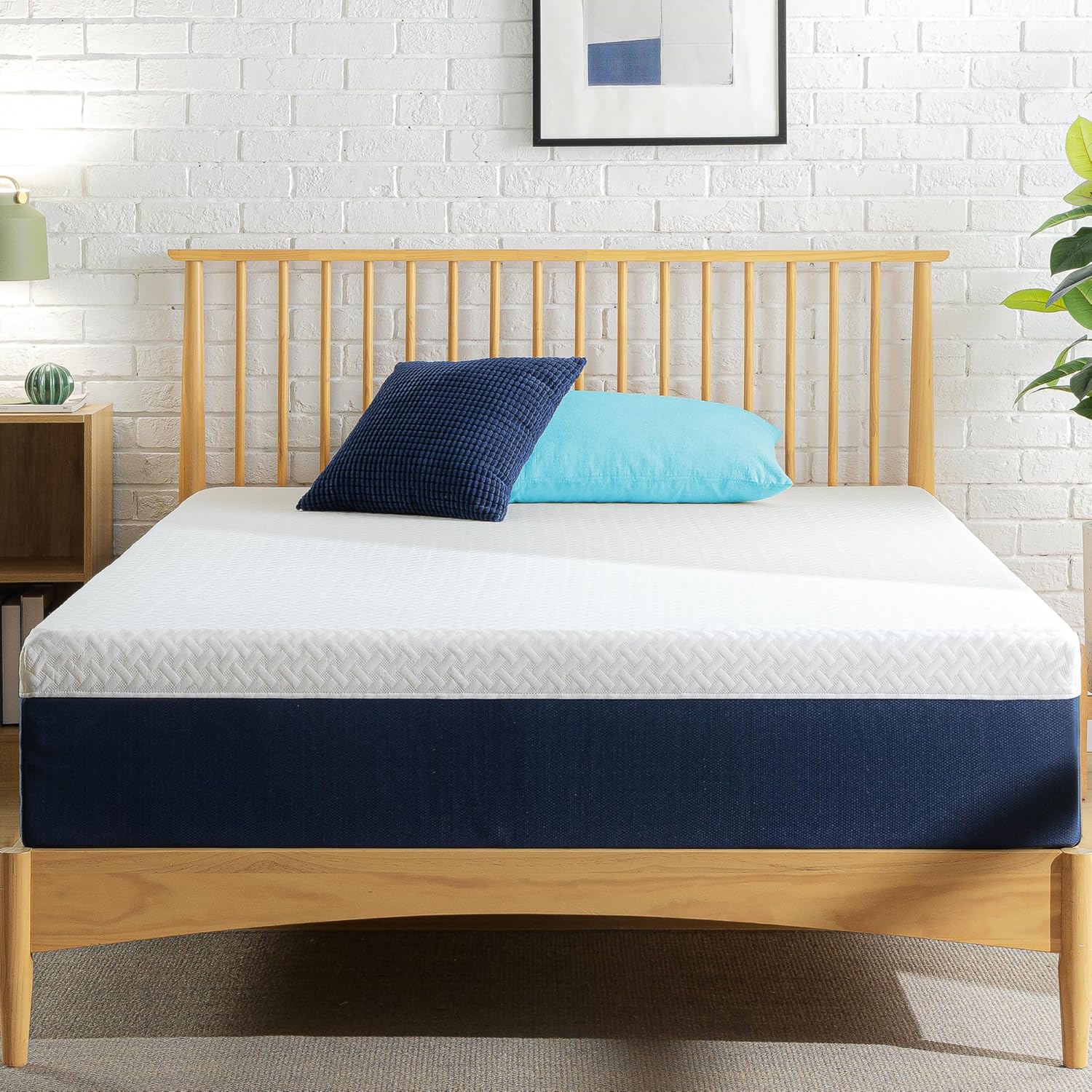 Zinus 12 Inch Queen Hybrid Mattress - Cooling Comfort, Medium Firm, Fiberglass Free, Certified Safe Foams
